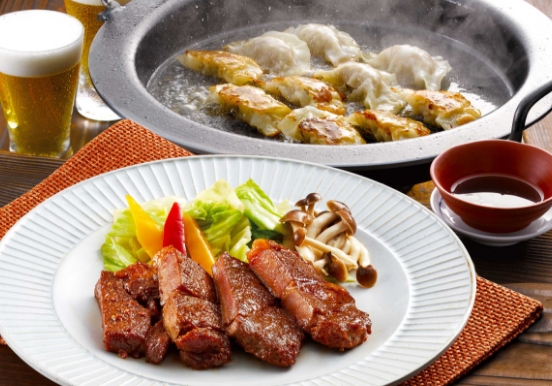 黒豚餃子と黒豚甘味噌漬け